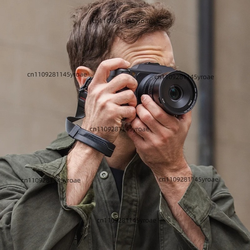 Cinturino da Polso Magnetico a - Photography Equipment recensione e prezzo